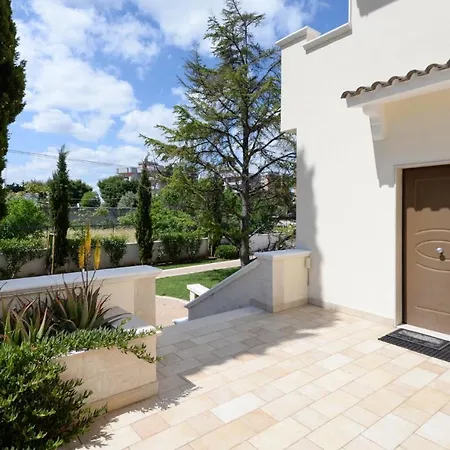 Casa Torre Di Specchio 2 Con Piscina * Μπάρι